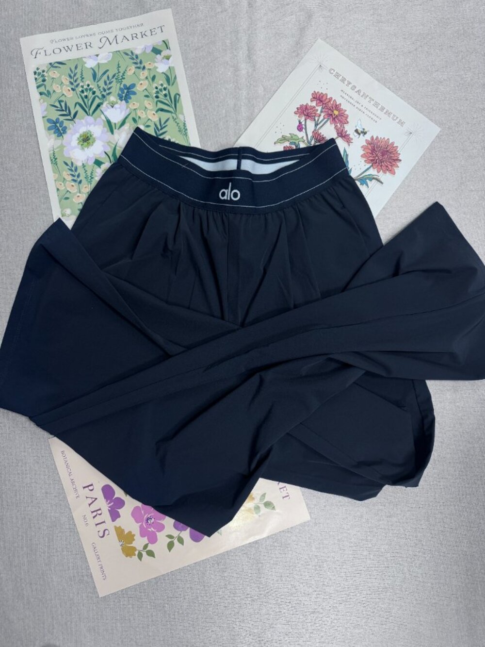 ✨ NWT Alo Yoga Suit Up Trouser Navy ☁️ Wide Leg Pants 🤍 Regular 30" Athleisure - Picture 4 of 9